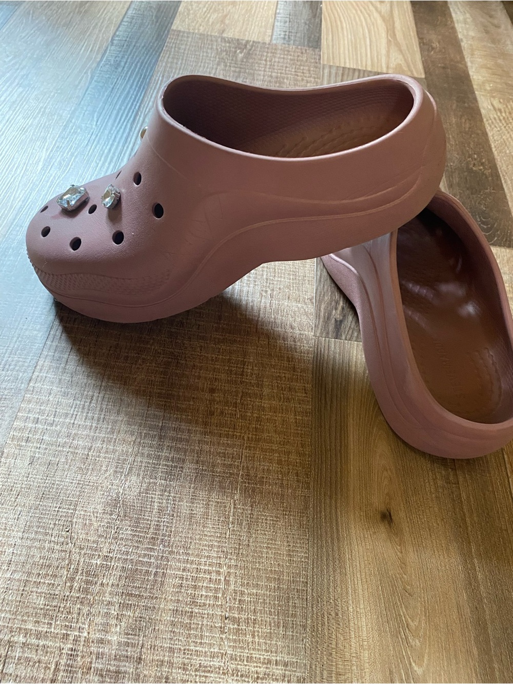 Steve Madden Mauve Clog Mules with Gem Embellishments - Picture 6 of 6